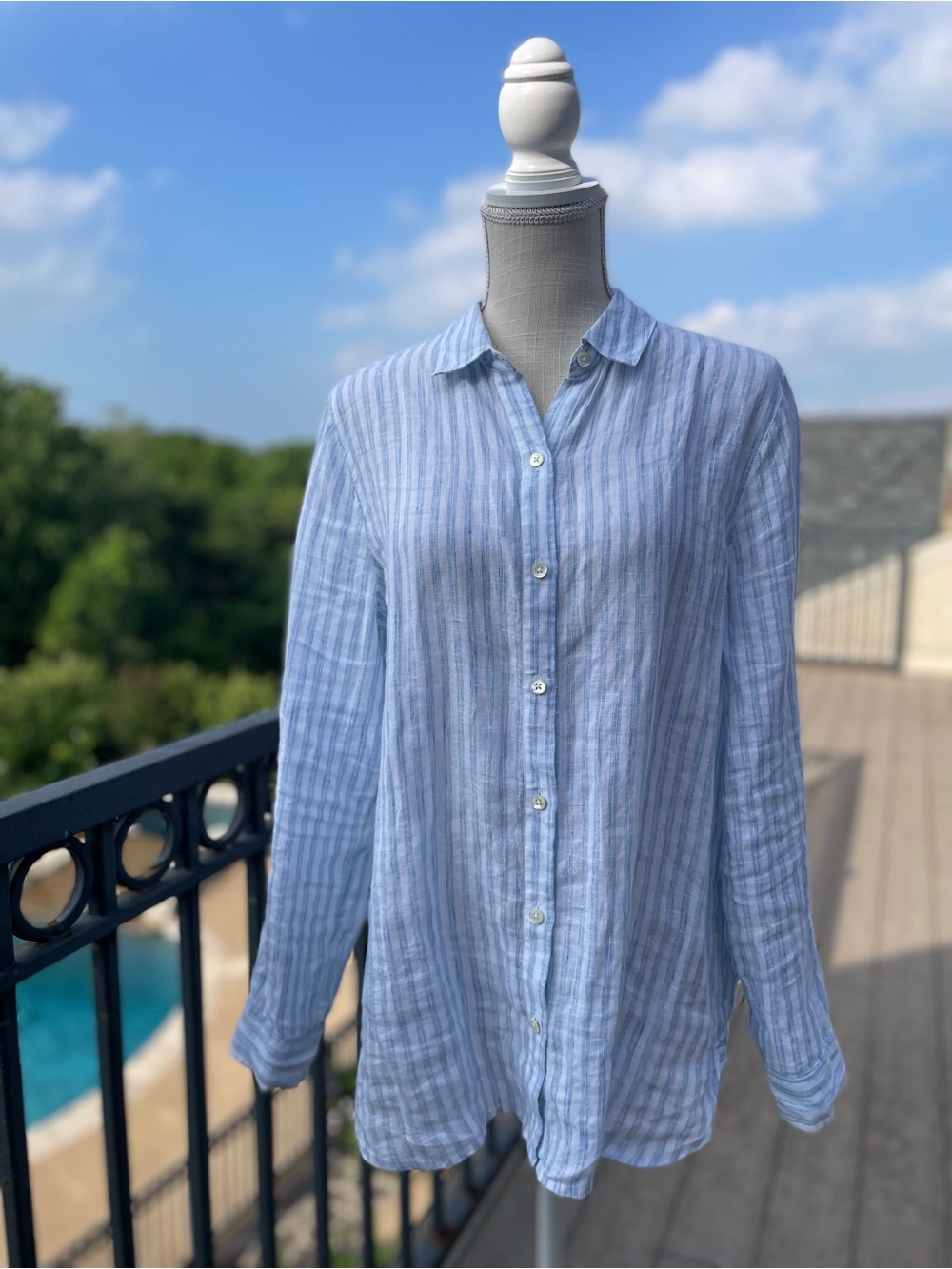 J. Jill Love Linen Light Blue Striped Casual Button-Down Shirt size Small